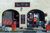 L'épicerie Nev'Alpine.